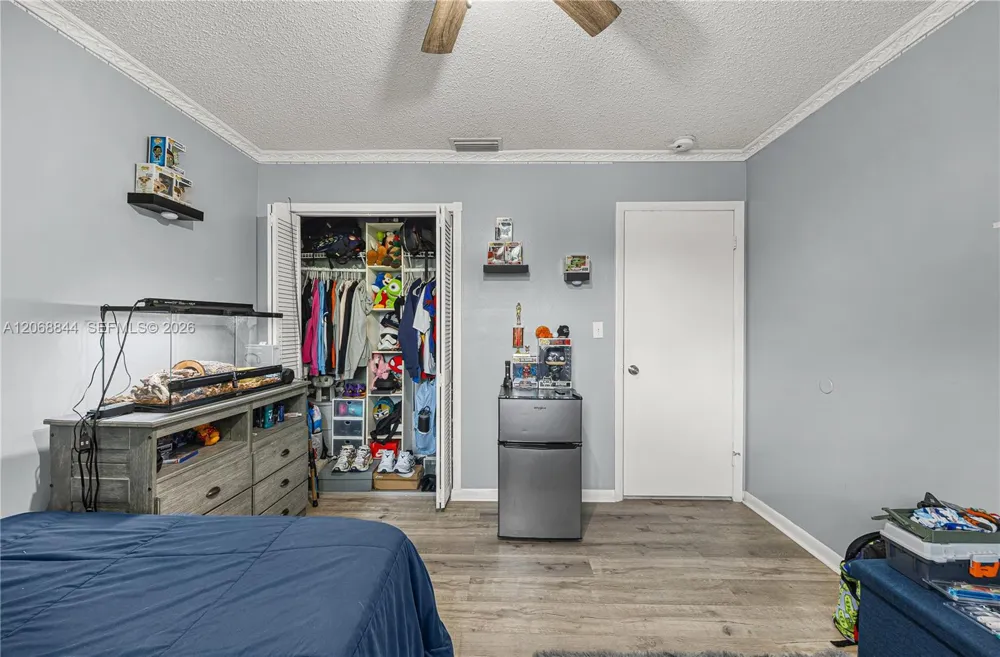 7216 SW 44th Ct Davie, FL 33314