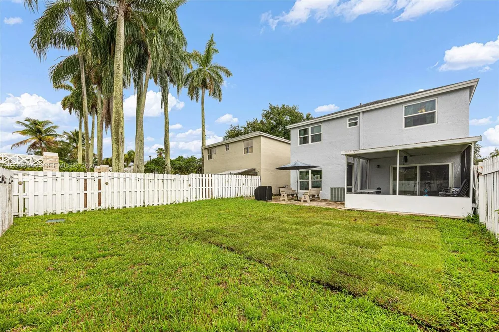 7216 SW 44th Ct Davie, FL 33314