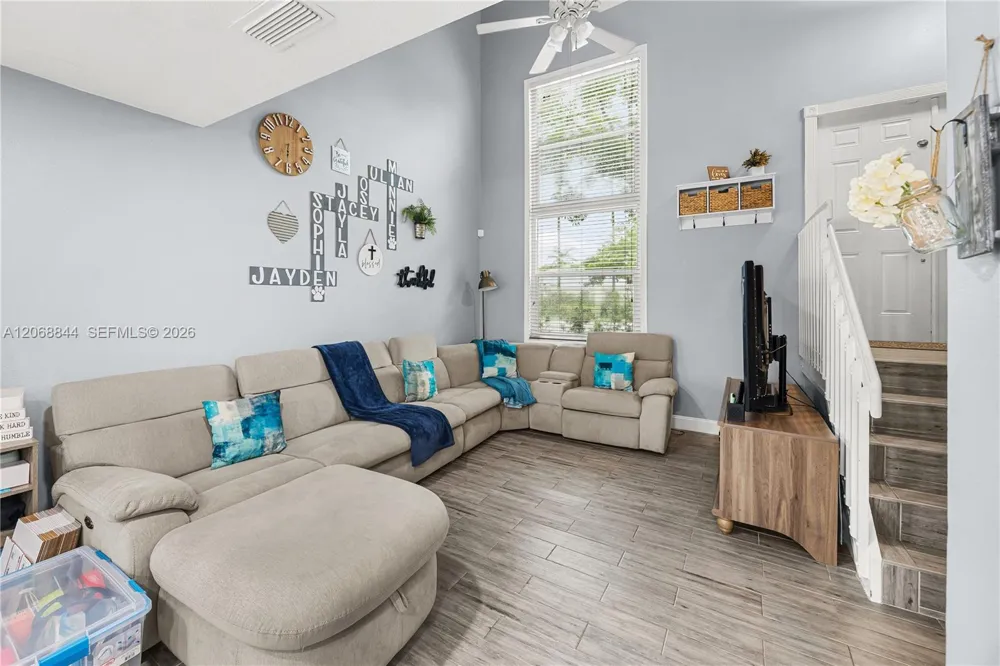 7216 SW 44th Ct Davie, FL 33314
