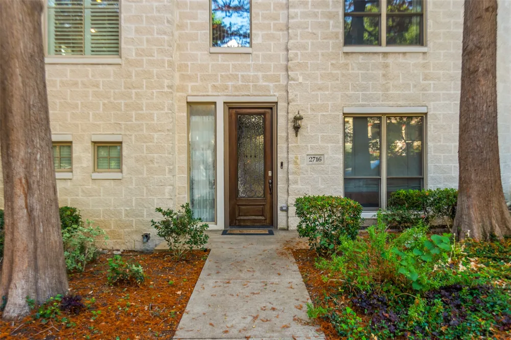 2716 Hibernia Street Dallas, TX 75204