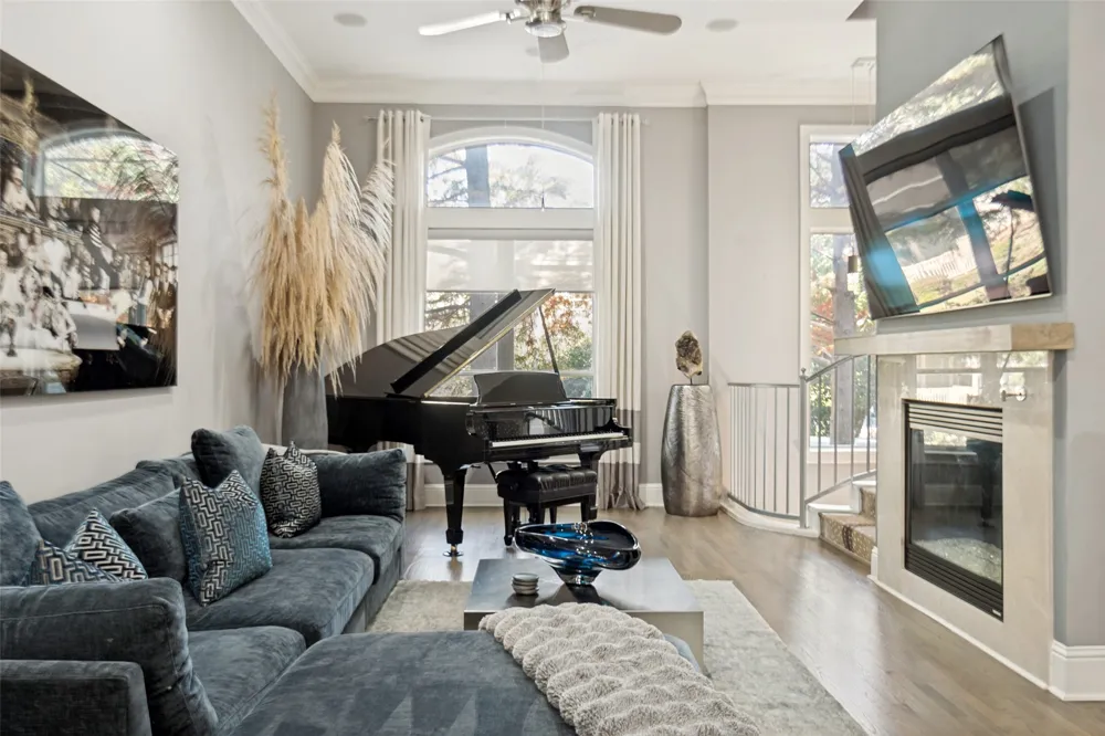 2716 Hibernia Street Dallas, TX 75204