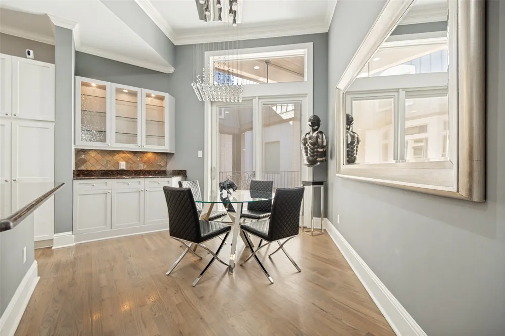 2716 Hibernia Street Dallas, TX 75204