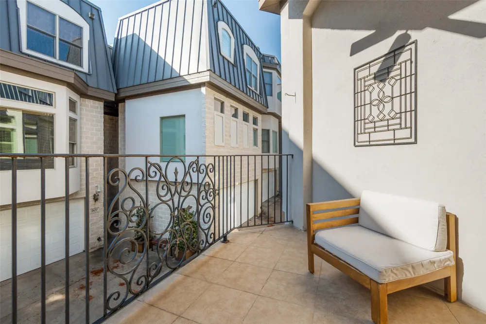 2716 Hibernia Street Dallas, TX 75204