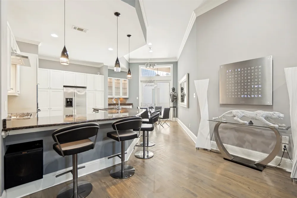 2716 Hibernia Street Dallas, TX 75204