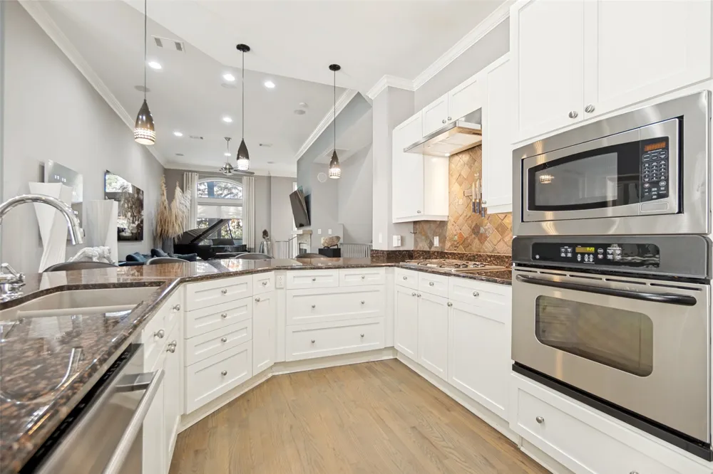 2716 Hibernia Street Dallas, TX 75204