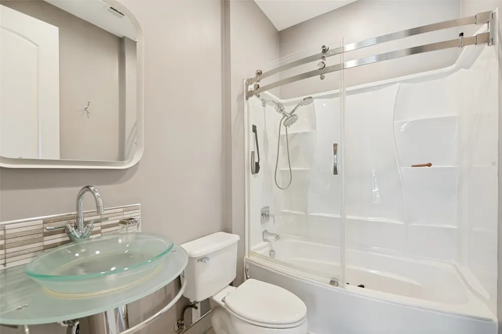2716 Hibernia Street Dallas, TX 75204