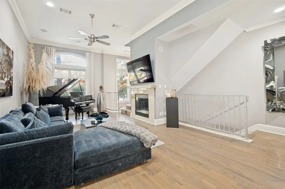 2716 Hibernia Street Dallas, TX 75204