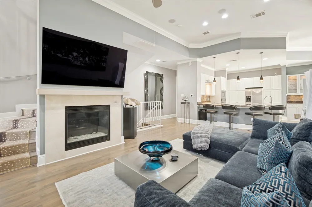 2716 Hibernia Street Dallas, TX 75204