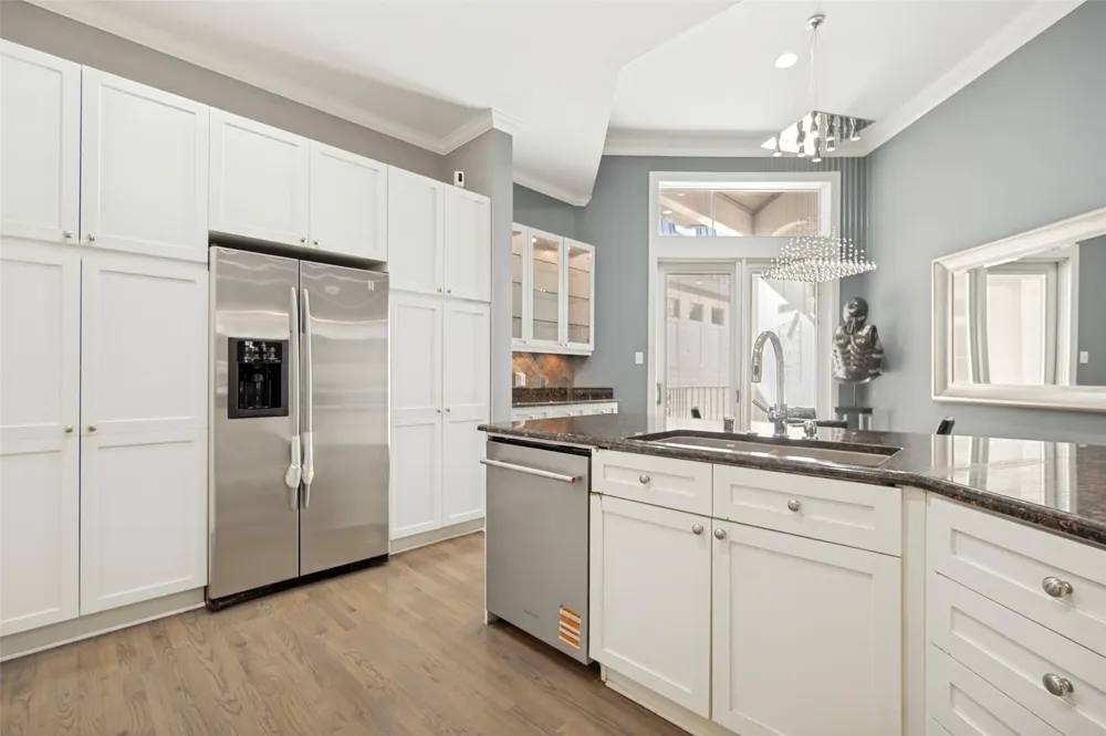 2716 Hibernia Street Dallas, TX 75204