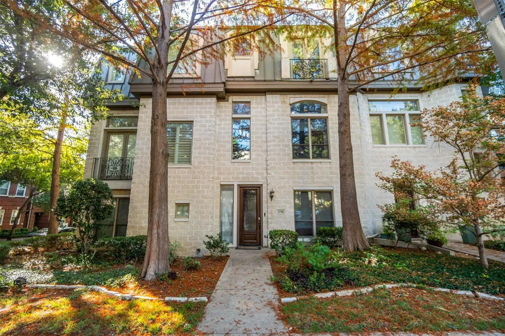 2716 Hibernia Street Dallas, TX 75204