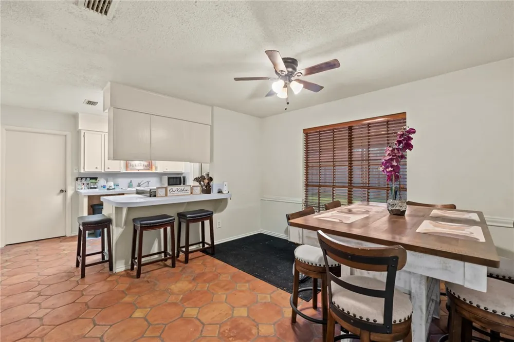 3218 Kennsington Court Corpus Christi, TX 78414