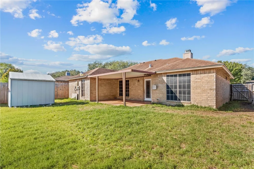 3218 Kennsington Court Corpus Christi, TX 78414
