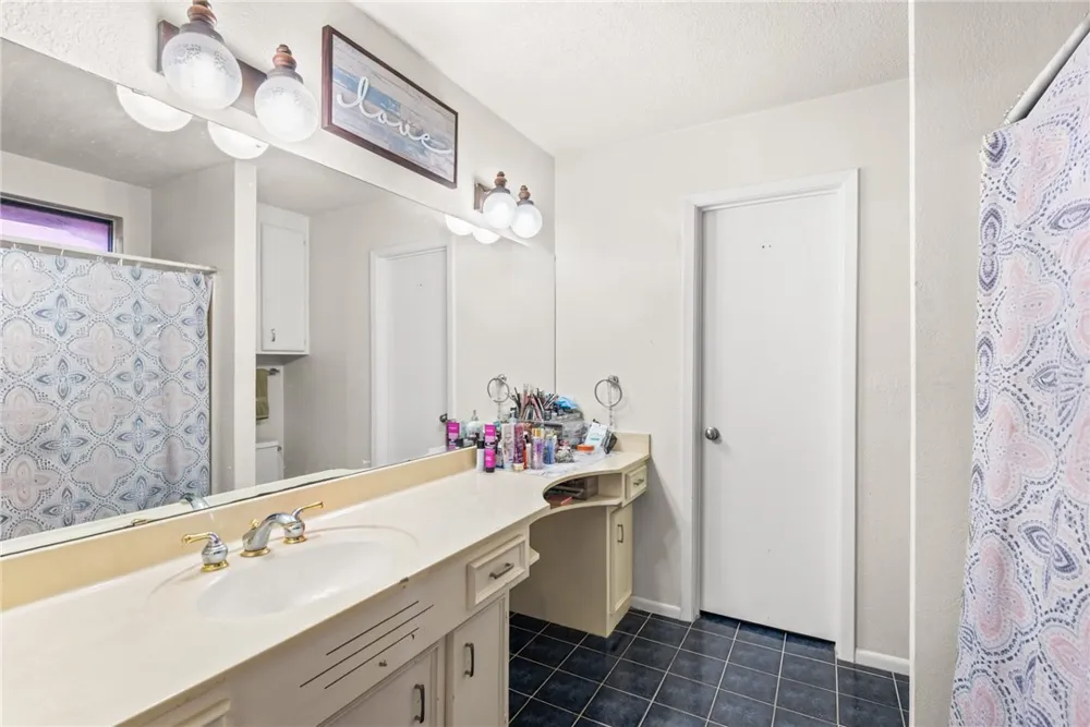 3218 Kennsington Court Corpus Christi, TX 78414