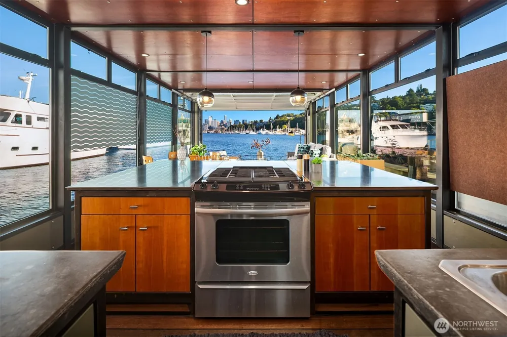1301 Northlake Way Seattle, WA 98103