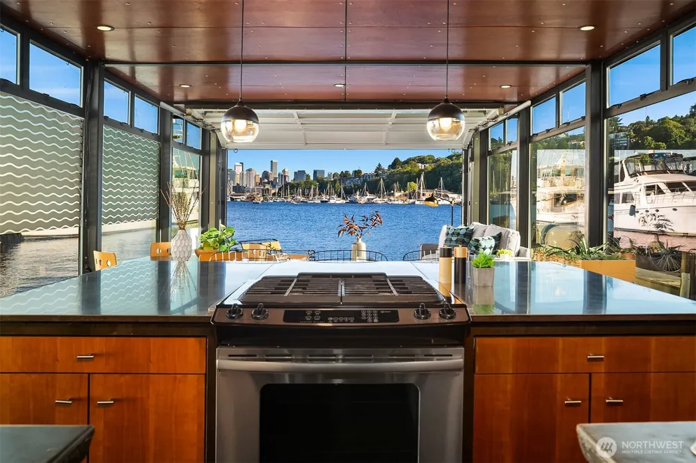 1301 Northlake Way Seattle, WA 98103
