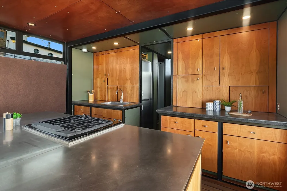1301 Northlake Way Seattle, WA 98103