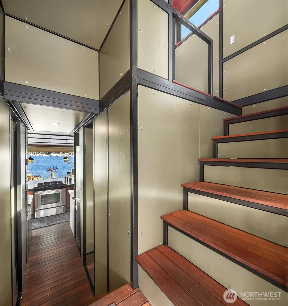 1301 Northlake Way Seattle, WA 98103