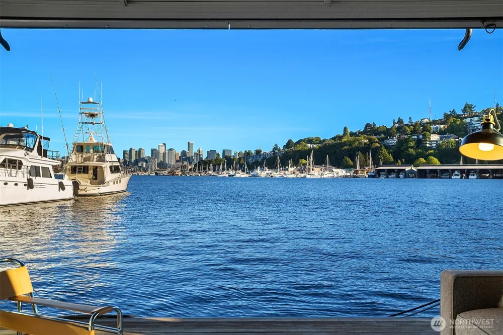 1301 Northlake Way Seattle, WA 98103