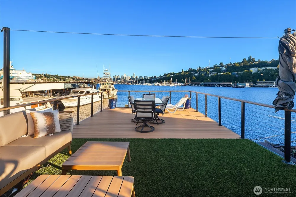 1301 Northlake Way Seattle, WA 98103