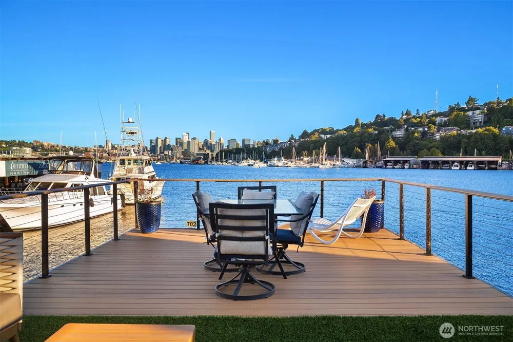 1301 Northlake Way Seattle, WA 98103