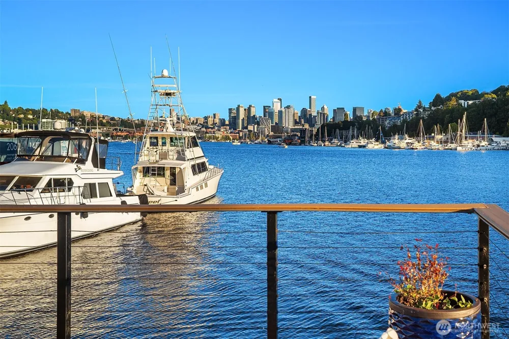 1301 Northlake Way Seattle, WA 98103