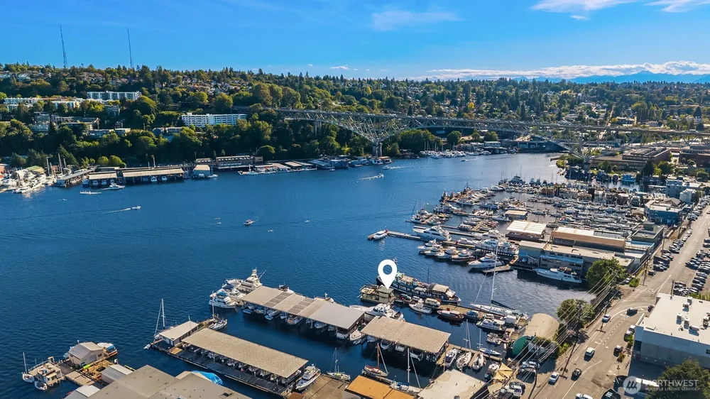1301 Northlake Way Seattle, WA 98103