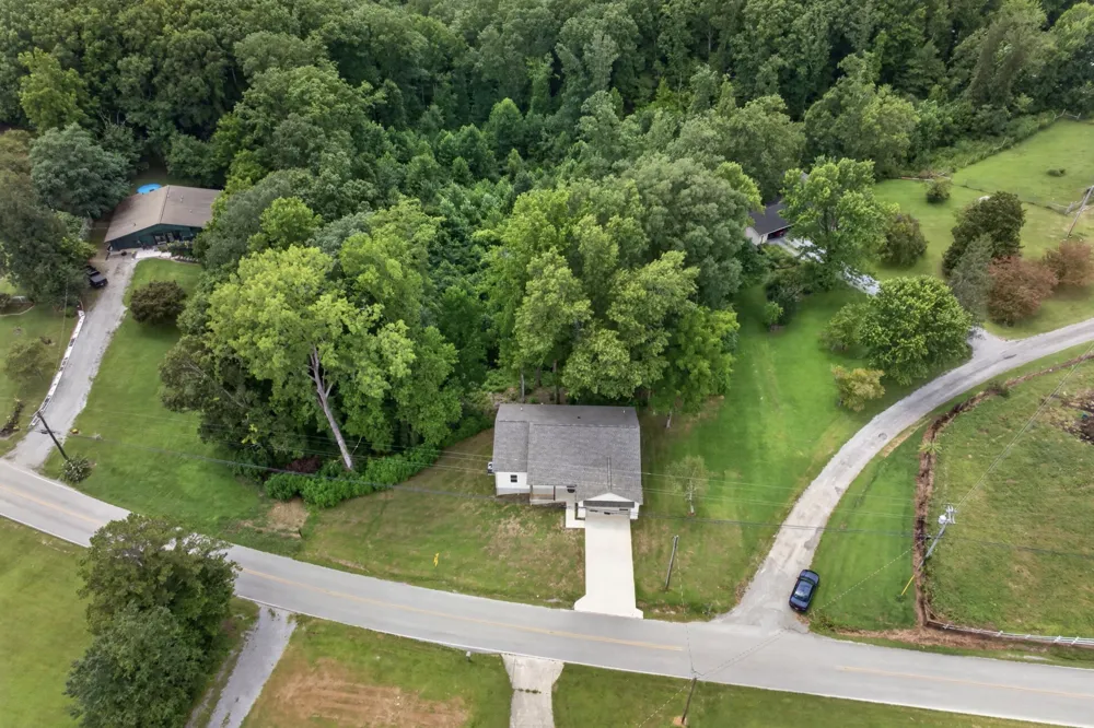 8634 Holmes Creek Rd Smithville, TN 37166