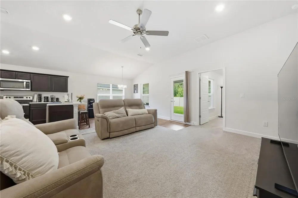8058 BELSAY CIRCLE Jacksonville, FL 32219