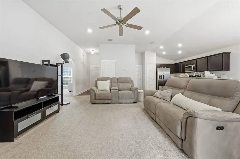 8058 BELSAY CIRCLE Jacksonville, FL 32219