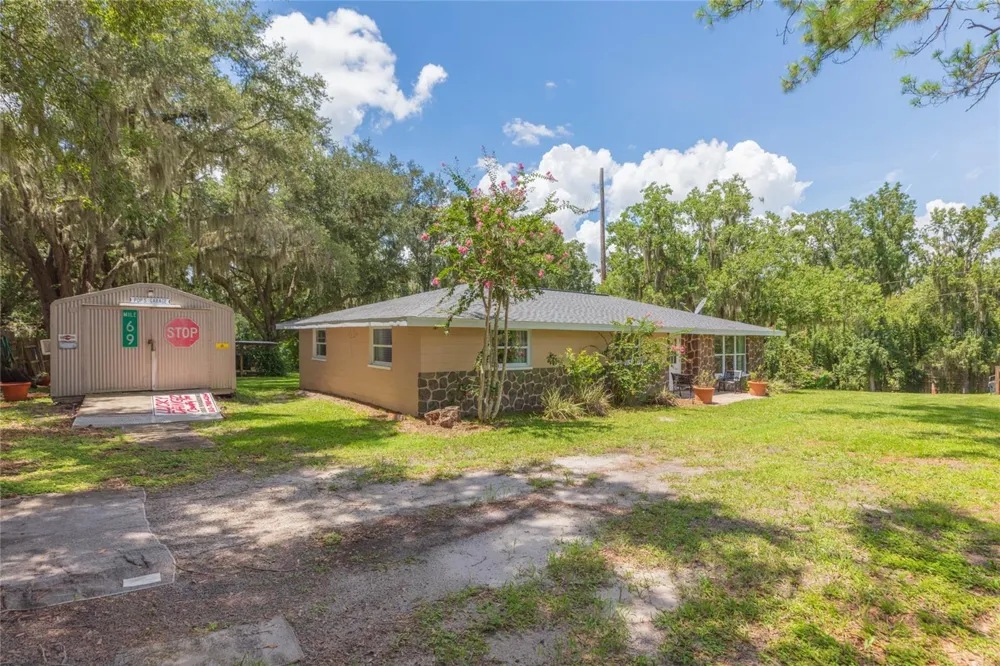 8719 HANDCART ROAD Wesley Chapel, FL 33545