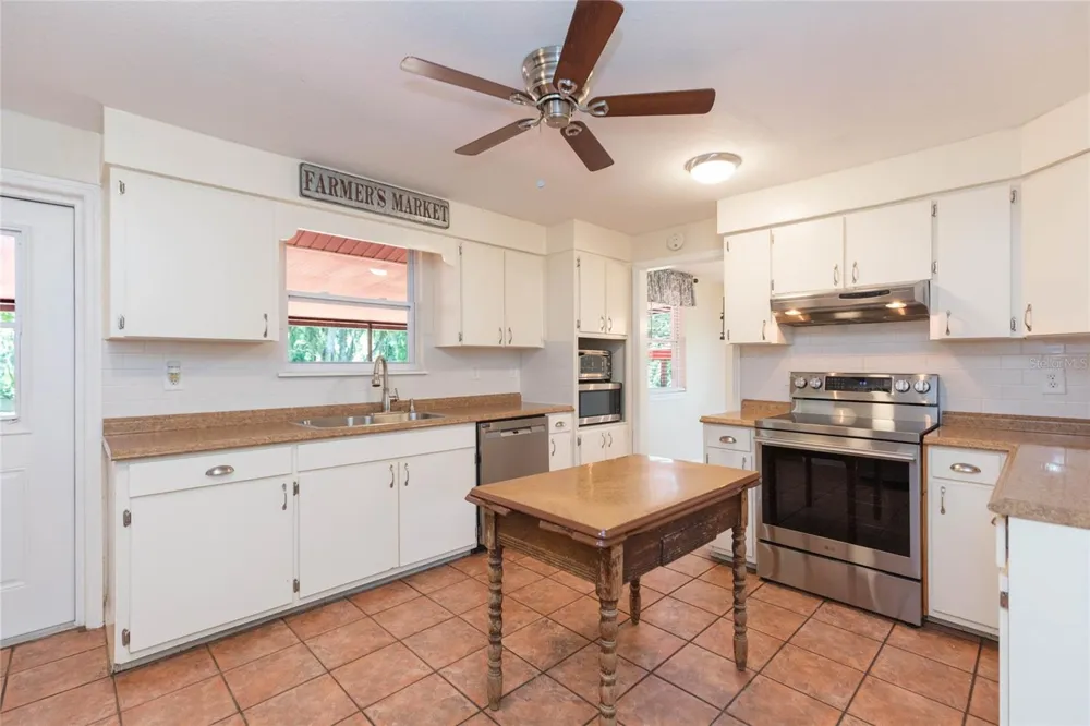 8719 HANDCART ROAD Wesley Chapel, FL 33545