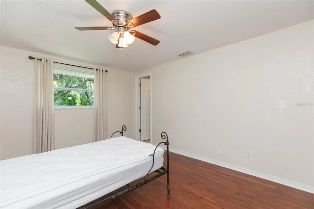 8719 HANDCART ROAD Wesley Chapel, FL 33545