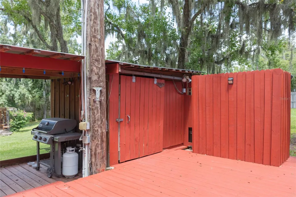 8719 HANDCART ROAD Wesley Chapel, FL 33545