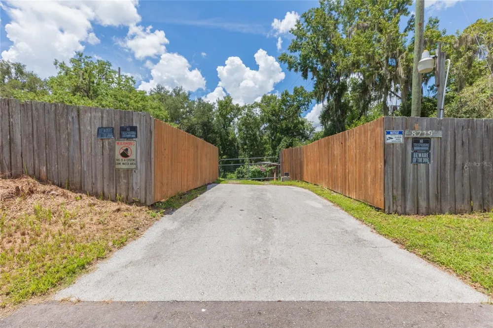 8719 HANDCART ROAD Wesley Chapel, FL 33545