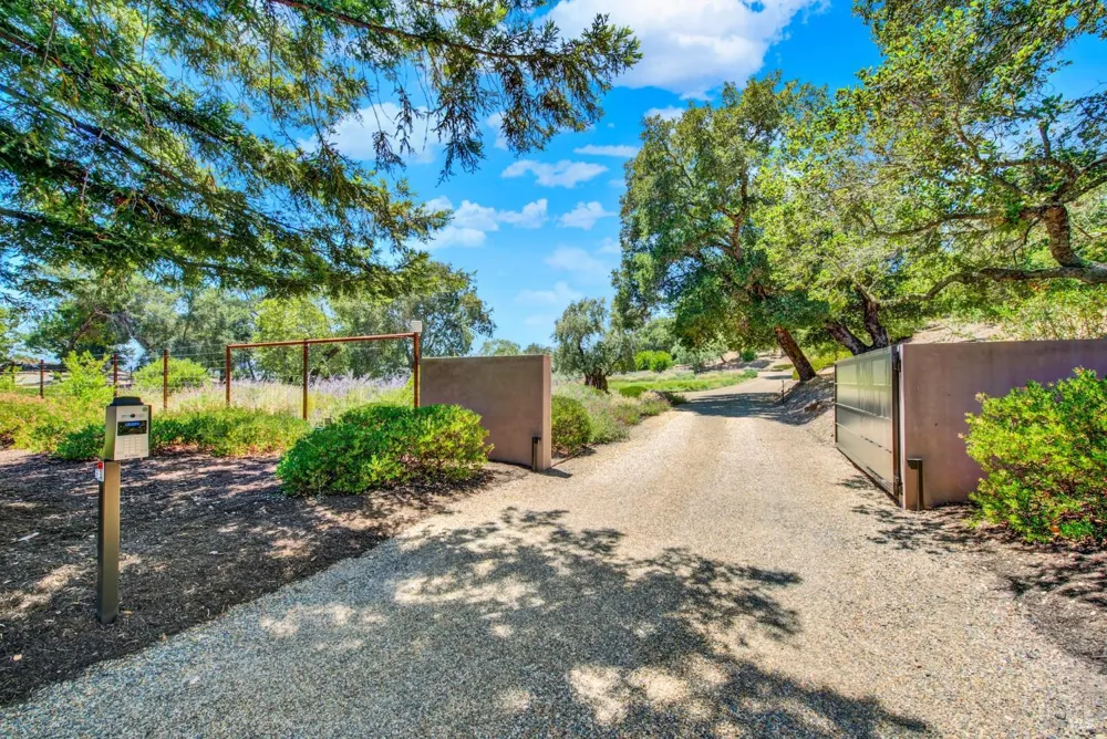 860 Meadowood Lane St. Helena, CA 94574