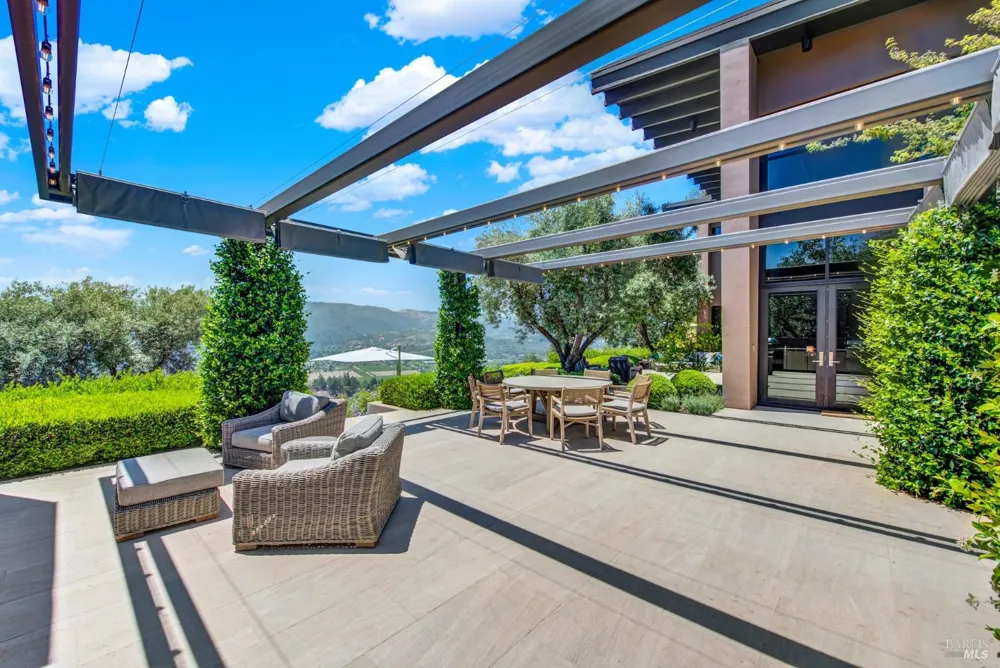 860 Meadowood Lane St. Helena, CA 94574