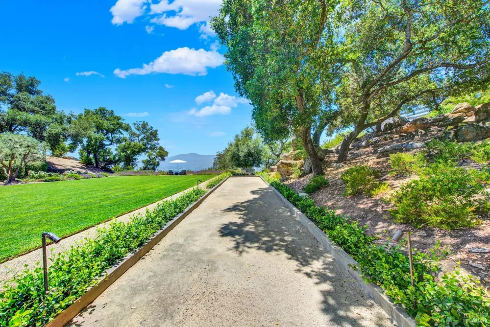 860 Meadowood Lane St. Helena, CA 94574
