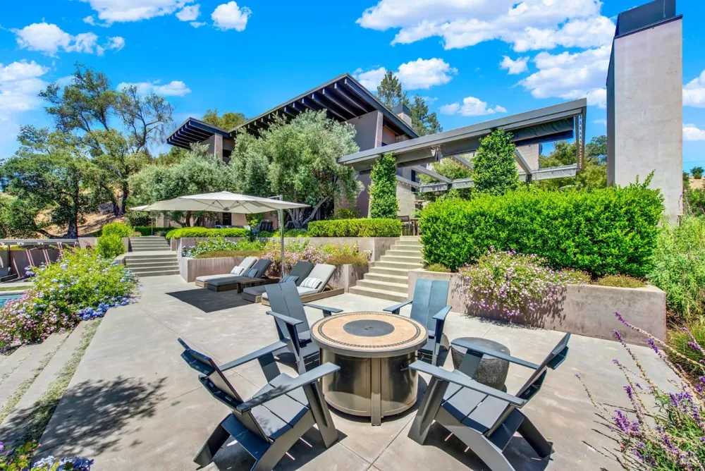 860 Meadowood Lane St. Helena, CA 94574
