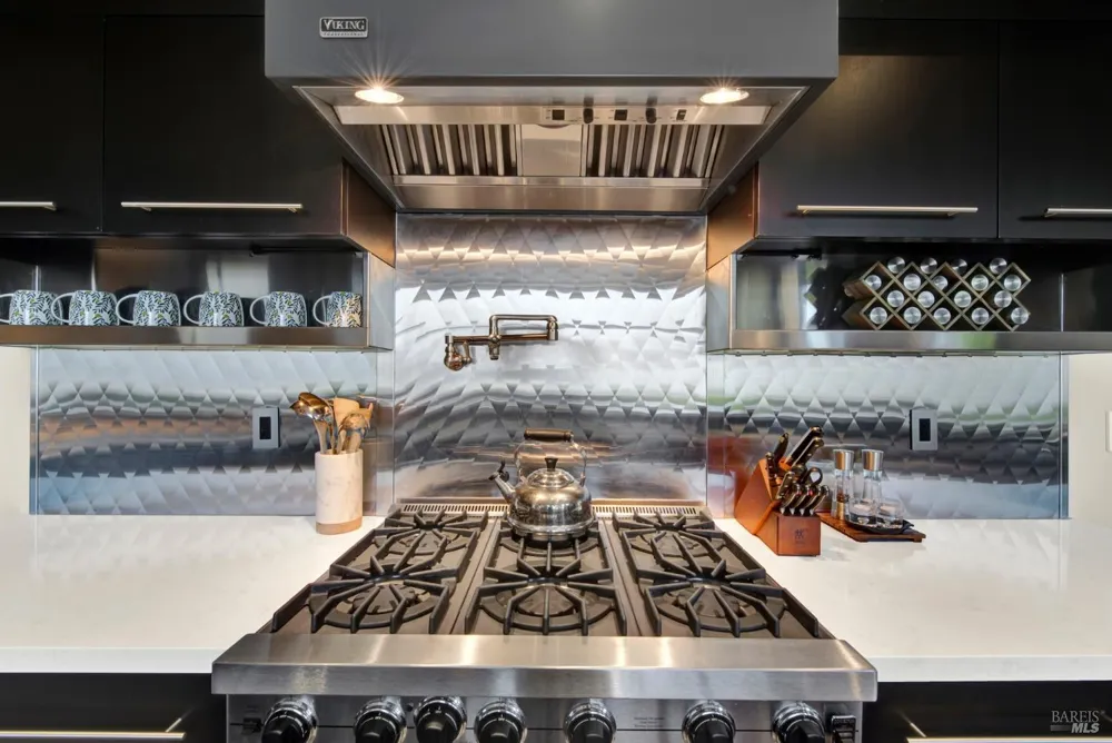 860 Meadowood Lane St. Helena, CA 94574