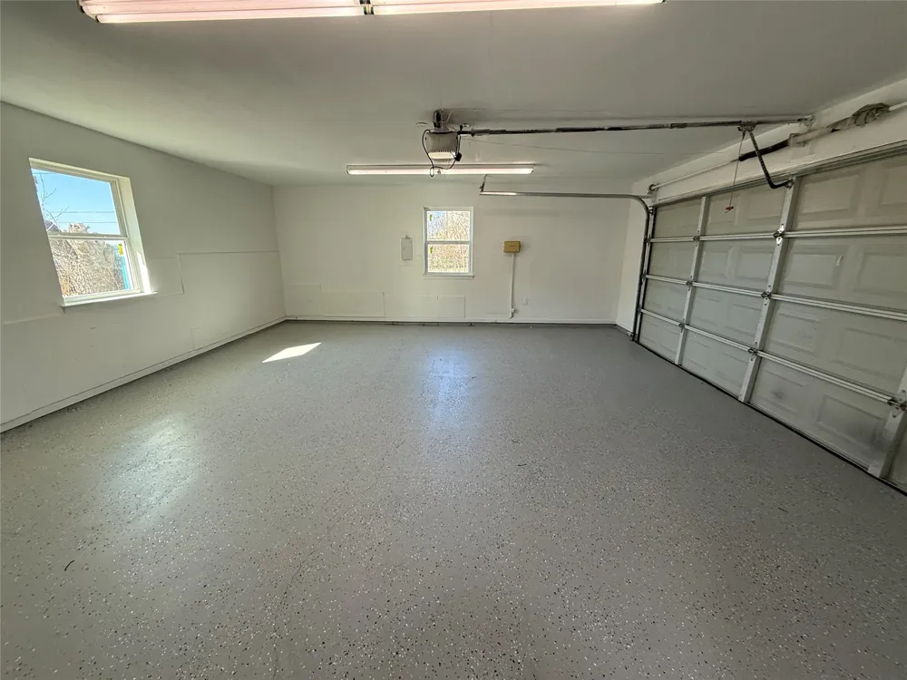 106 W Jeter Street Mabank, TX 75147