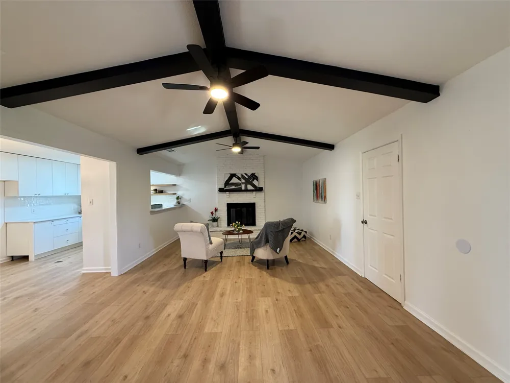 106 W Jeter Street Mabank, TX 75147