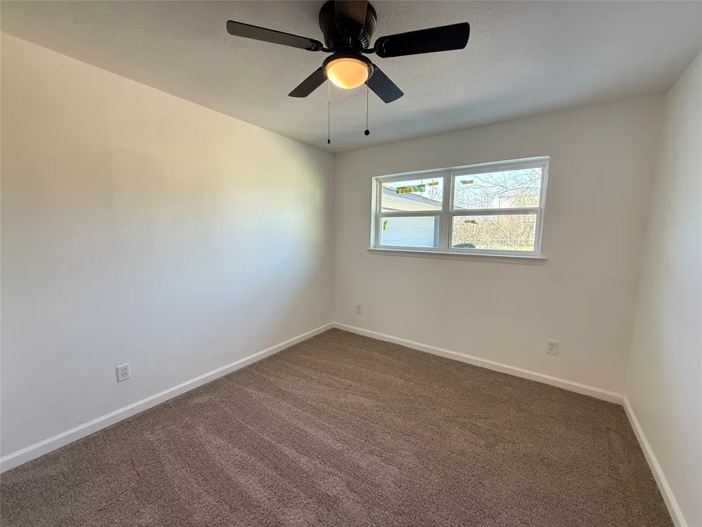 106 W Jeter Street Mabank, TX 75147