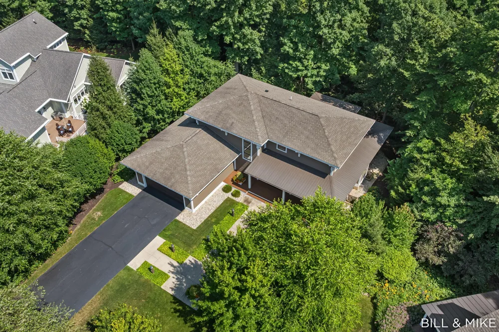 150 West Shore Woods Douglas, MI 49406