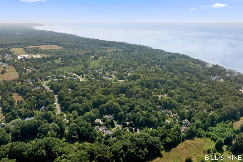 150 West Shore Woods Douglas, MI 49406