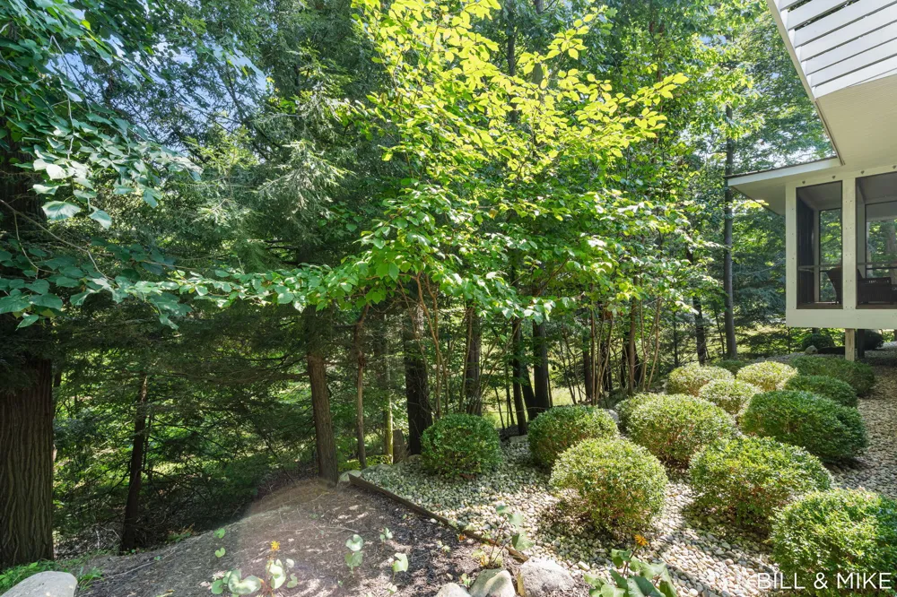 150 West Shore Woods Douglas, MI 49406
