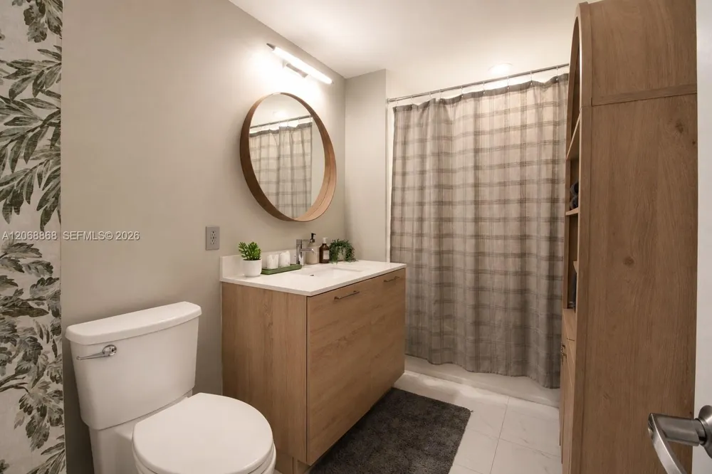 16385 Biscayne Blvd #1920 North Miami Beach, FL 33160