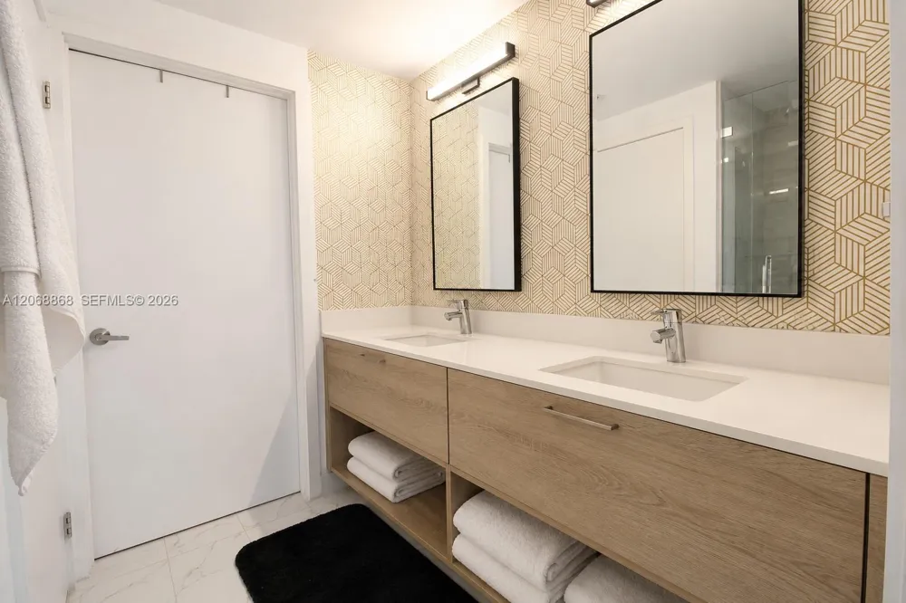 16385 Biscayne Blvd #1920 North Miami Beach, FL 33160