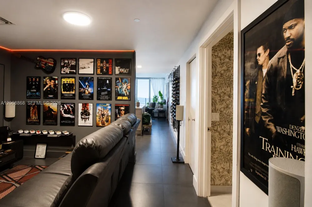 16385 Biscayne Blvd #1920 North Miami Beach, FL 33160