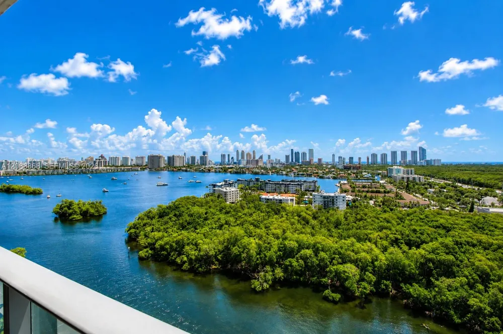 16385 Biscayne Blvd #1920 North Miami Beach, FL 33160