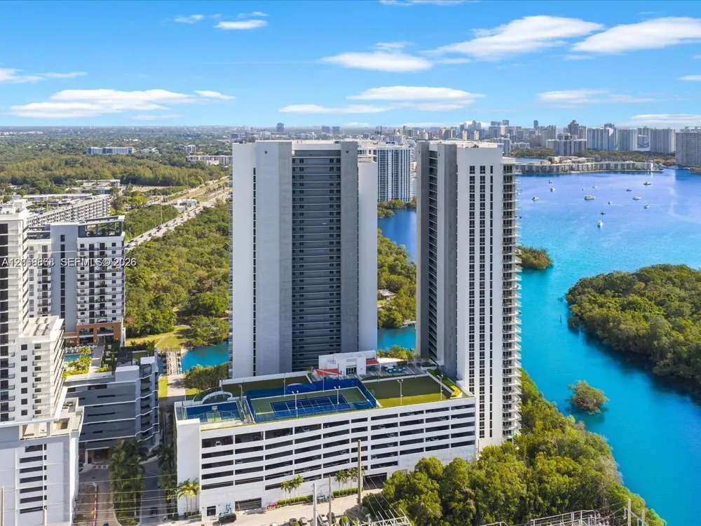 16385 Biscayne Blvd #1920 North Miami Beach, FL 33160